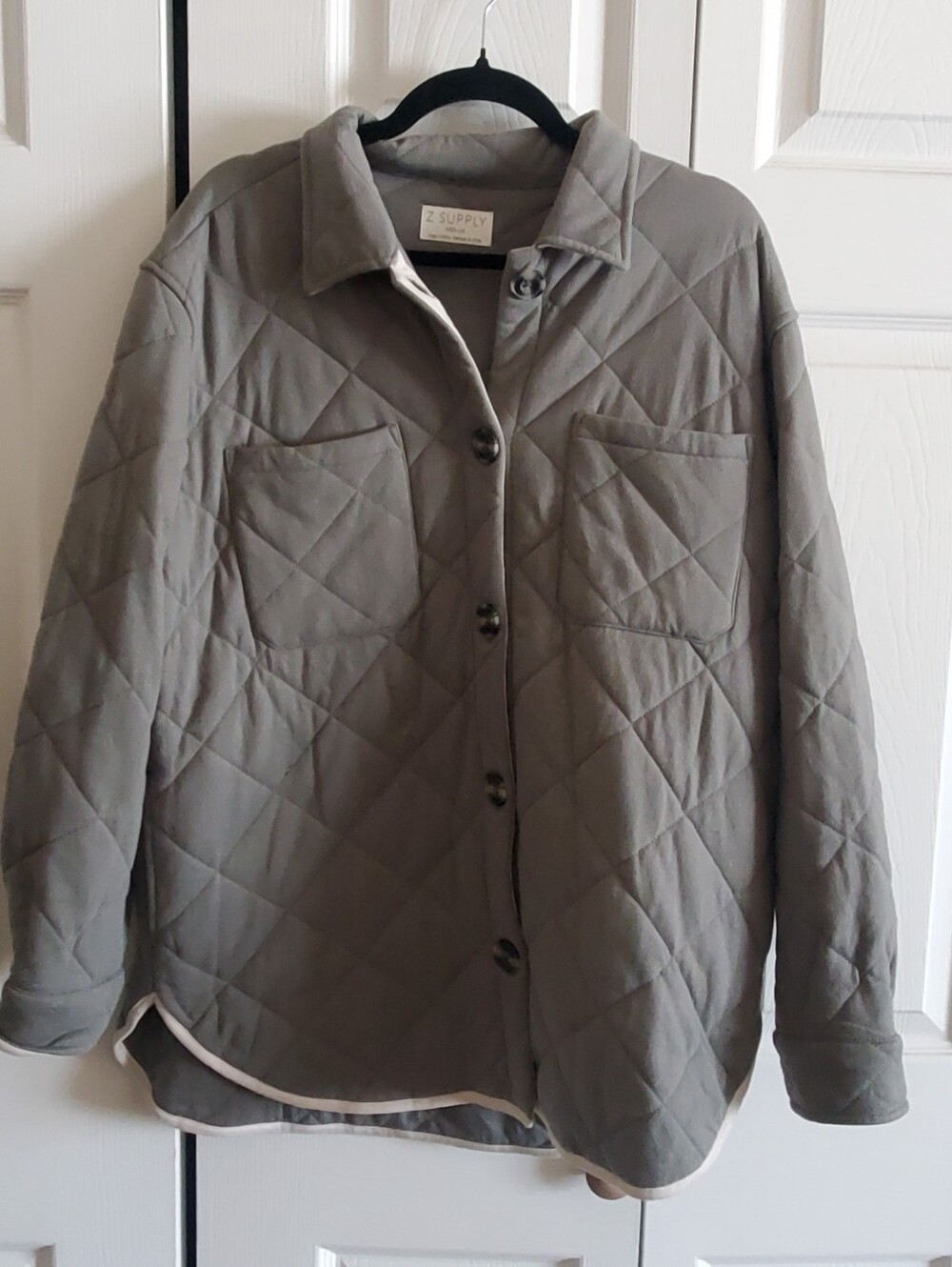 Z SUPPLY MED. MAYA QUILTED UTILITY JACKET . LONG SLEEVES. SAGE GREEN BUTTON UP